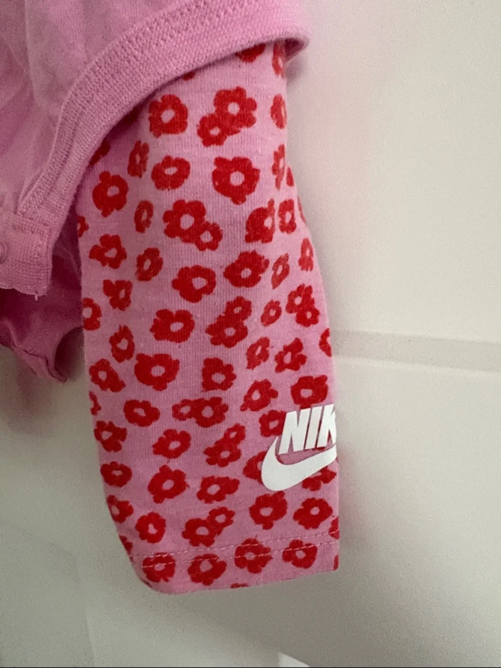 Nike Pink Floral Logo Baby Shirt and Legging Matching Set 18 Month - Picture 4 of 7